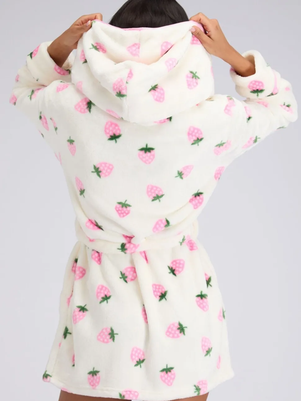 Robe de chambre courte Boux Avenue à la fraise duveteuse