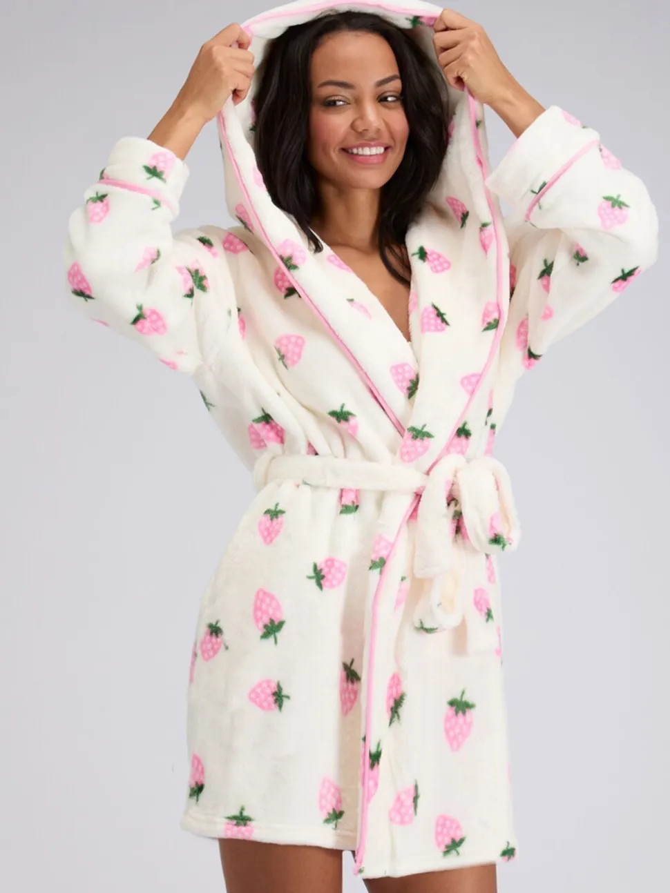 Robe de chambre courte Boux Avenue à la fraise duveteuse