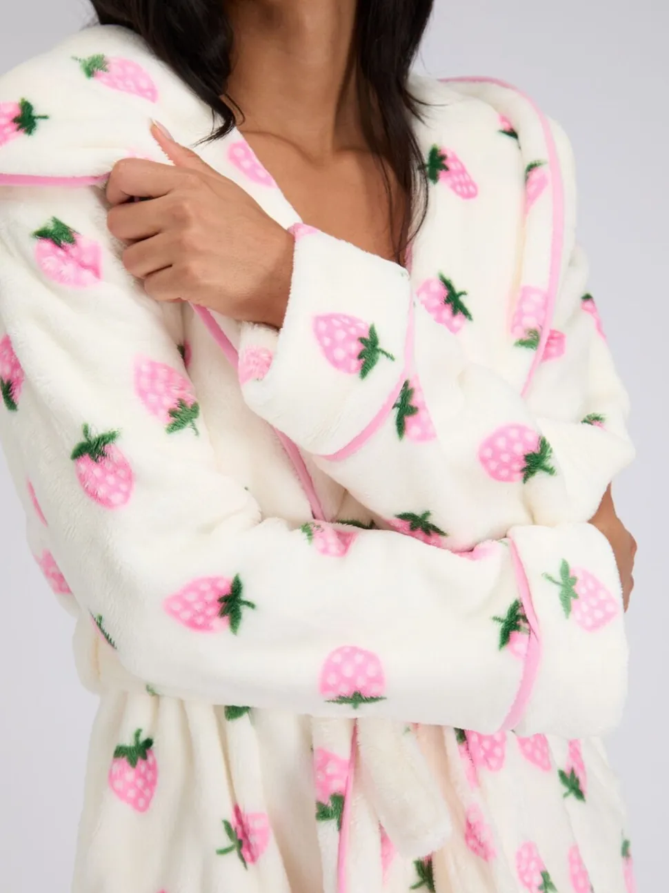 Robe de chambre courte Boux Avenue à la fraise duveteuse
