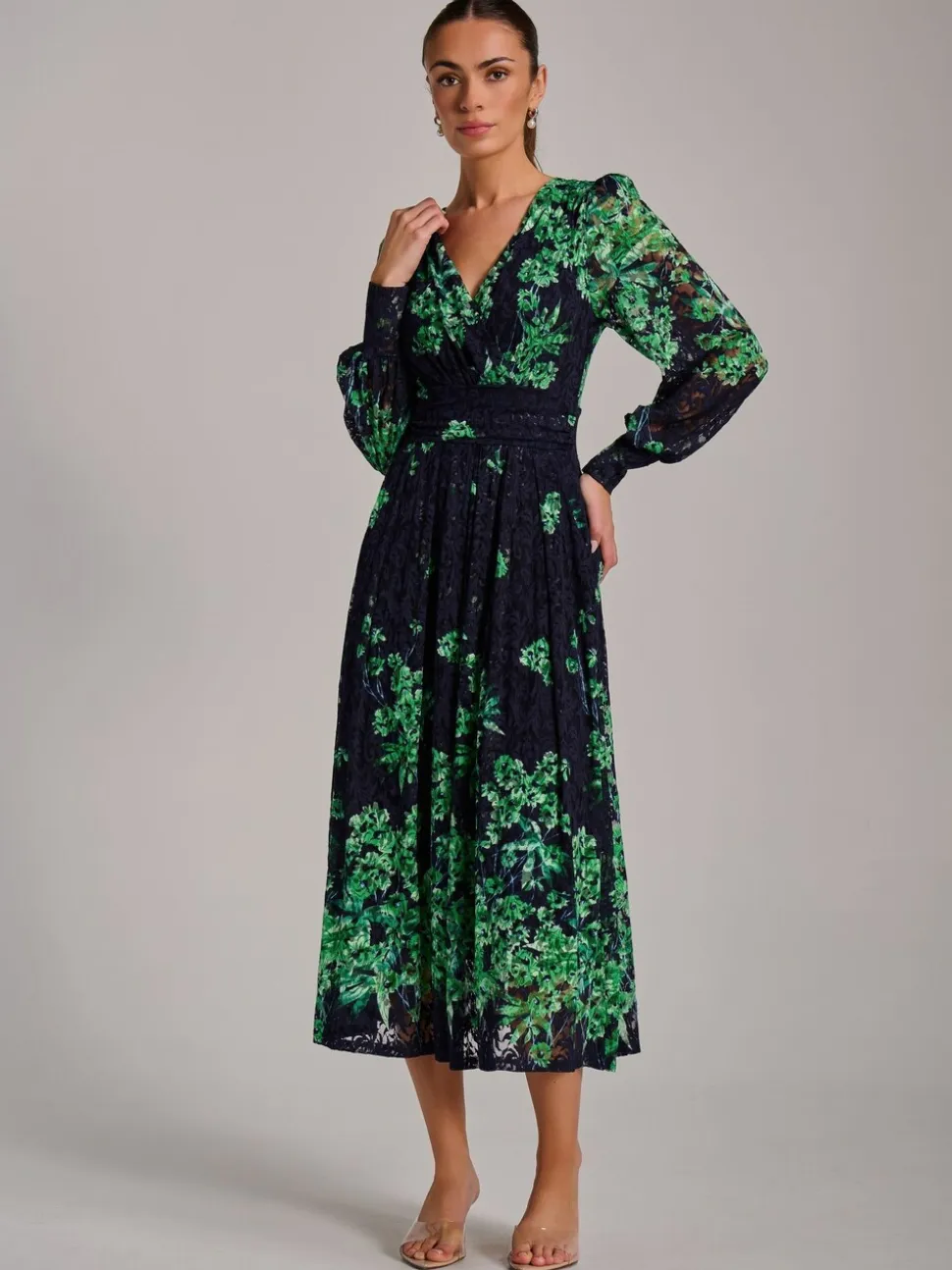 Robe longue Jolie Moi en dentelle imprimée à manches longues