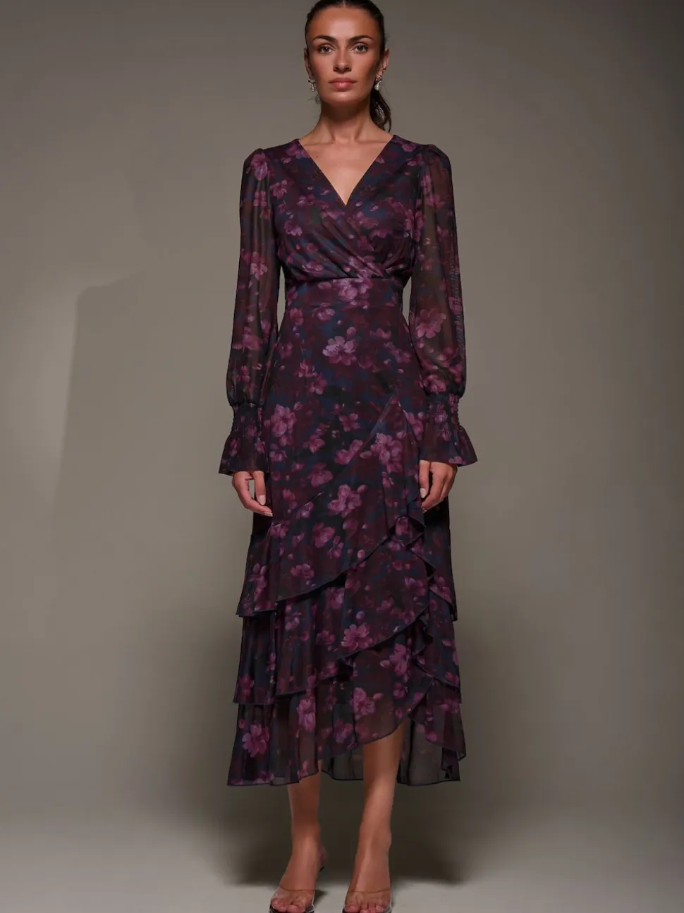 Robe longue Jolie Moi en maille à ourlet à volants et manches longues