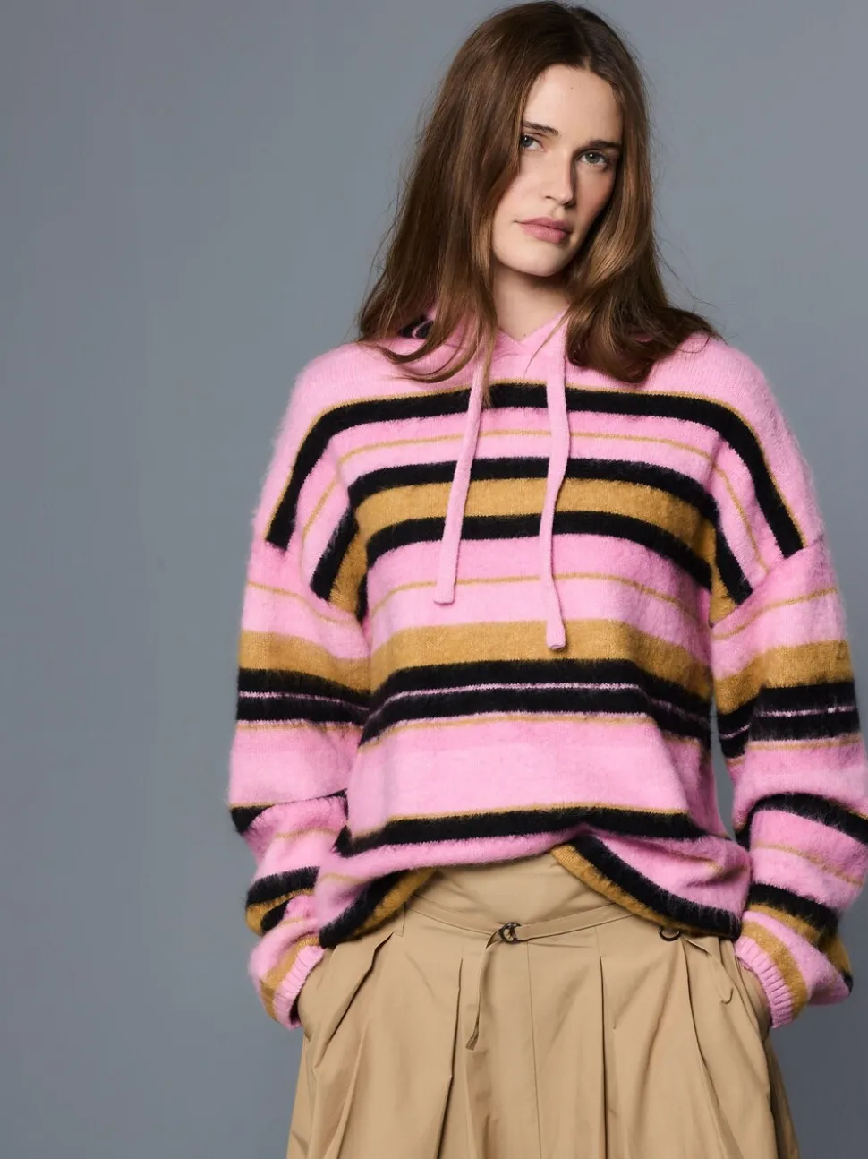 Rose à rayures multicolores - Pull à capuche en maille brossée