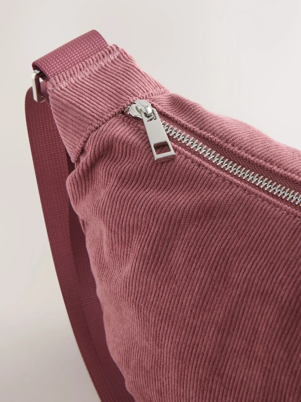 Rose - Sac à bandoulière effet velours côtelé