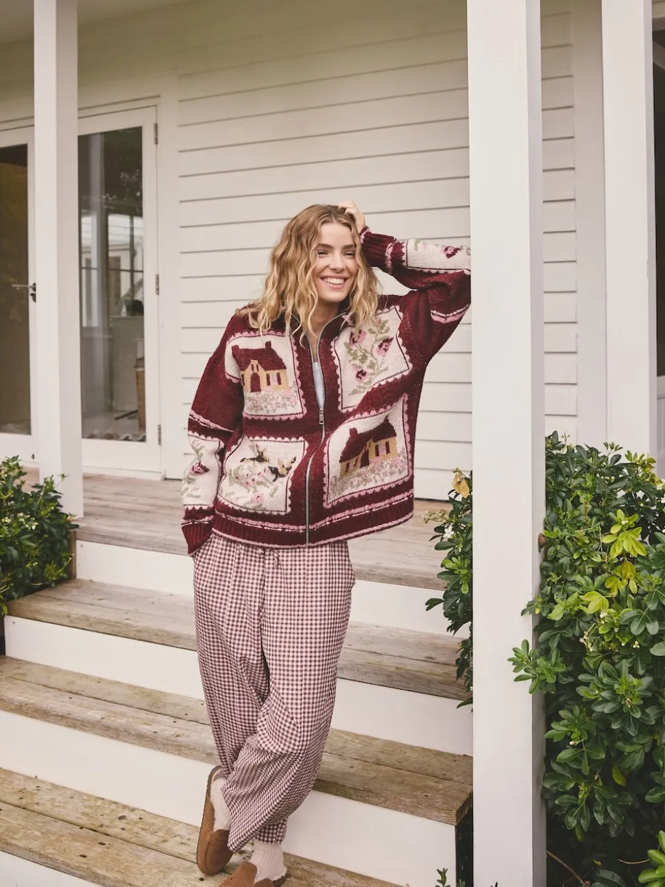 Rose baie - Cardigan en maille maison