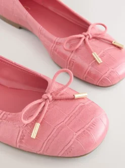 Rose Crocs rose - Chaussures plates Forever Comfort® à bout carré avec nœud