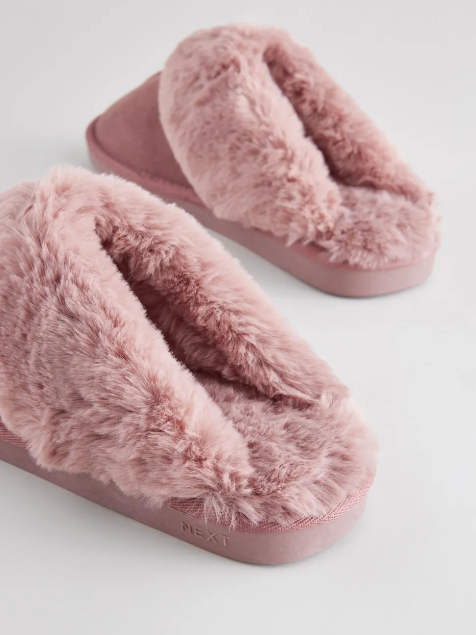 Rose mink - Chaussons mules en daim doublés de fausse fourrure