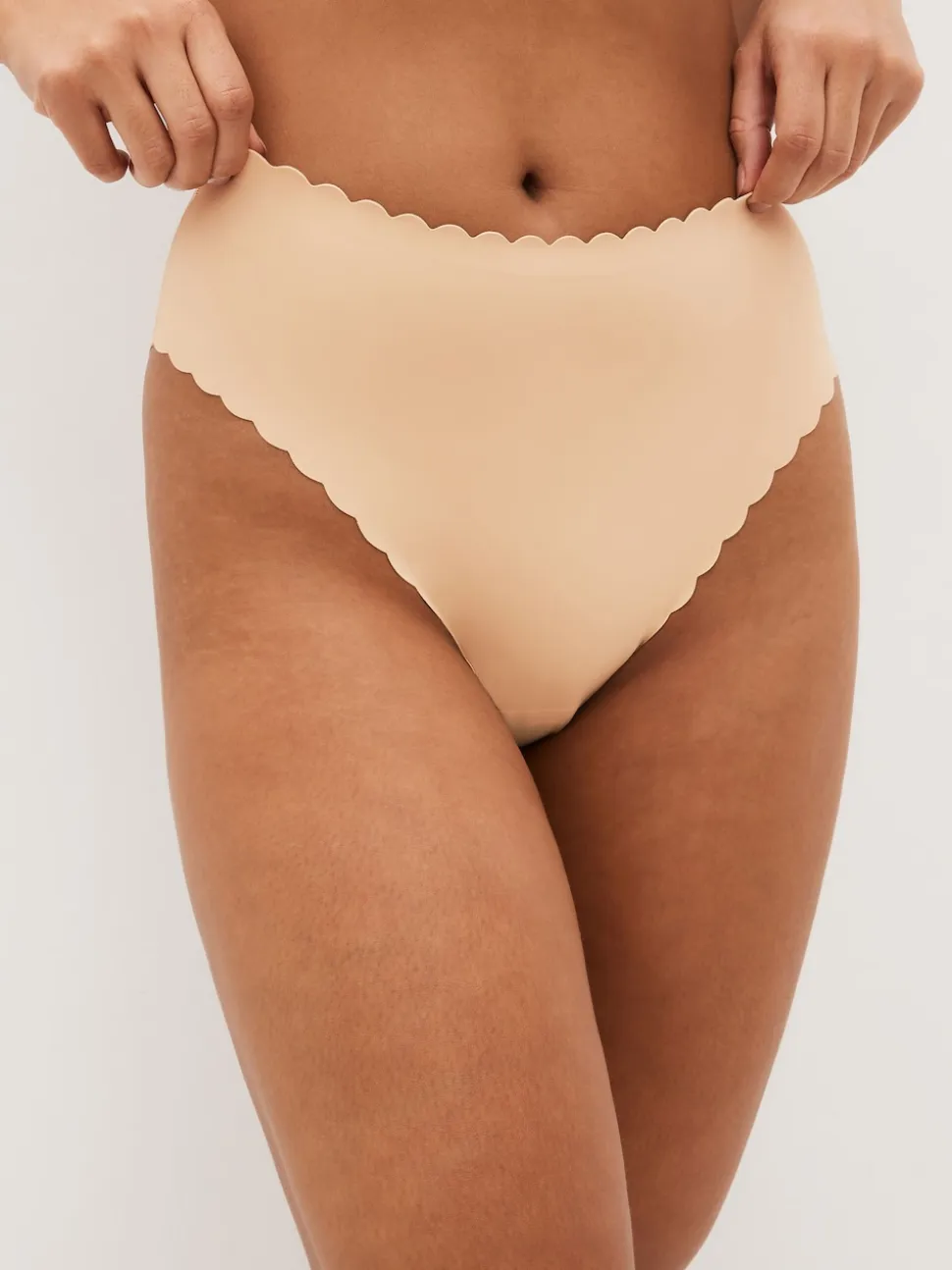 Rose Nude - Slip invisible à bord festonné