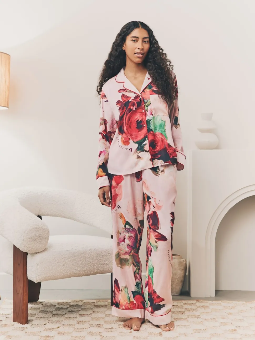 Rose Rouge Fleuri - Pyjama boutonné B by Ted Baker en satin