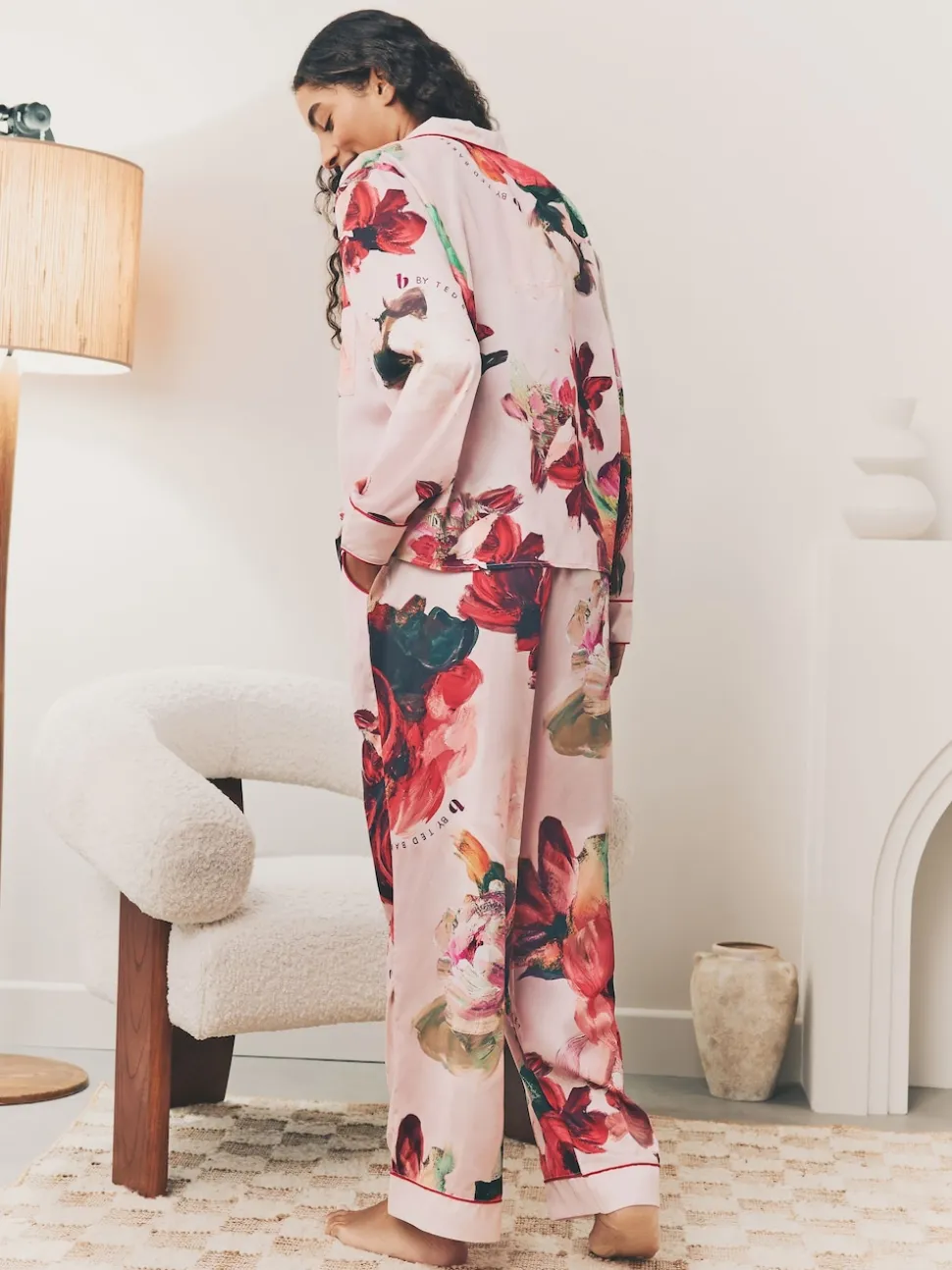 Rose Rouge Fleuri - Pyjama boutonné B by Ted Baker en satin