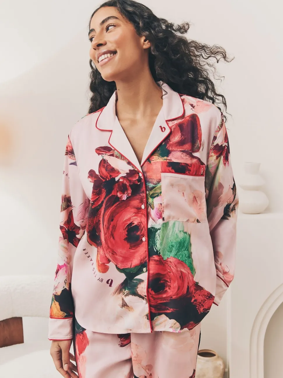 Rose Rouge Fleuri - Pyjama boutonné B by Ted Baker en satin