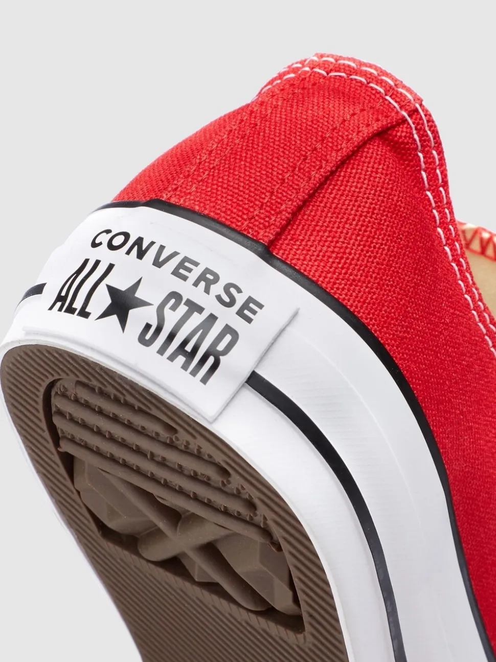 Rouge - Converse Chuck Taylor All Star Ox Trainers