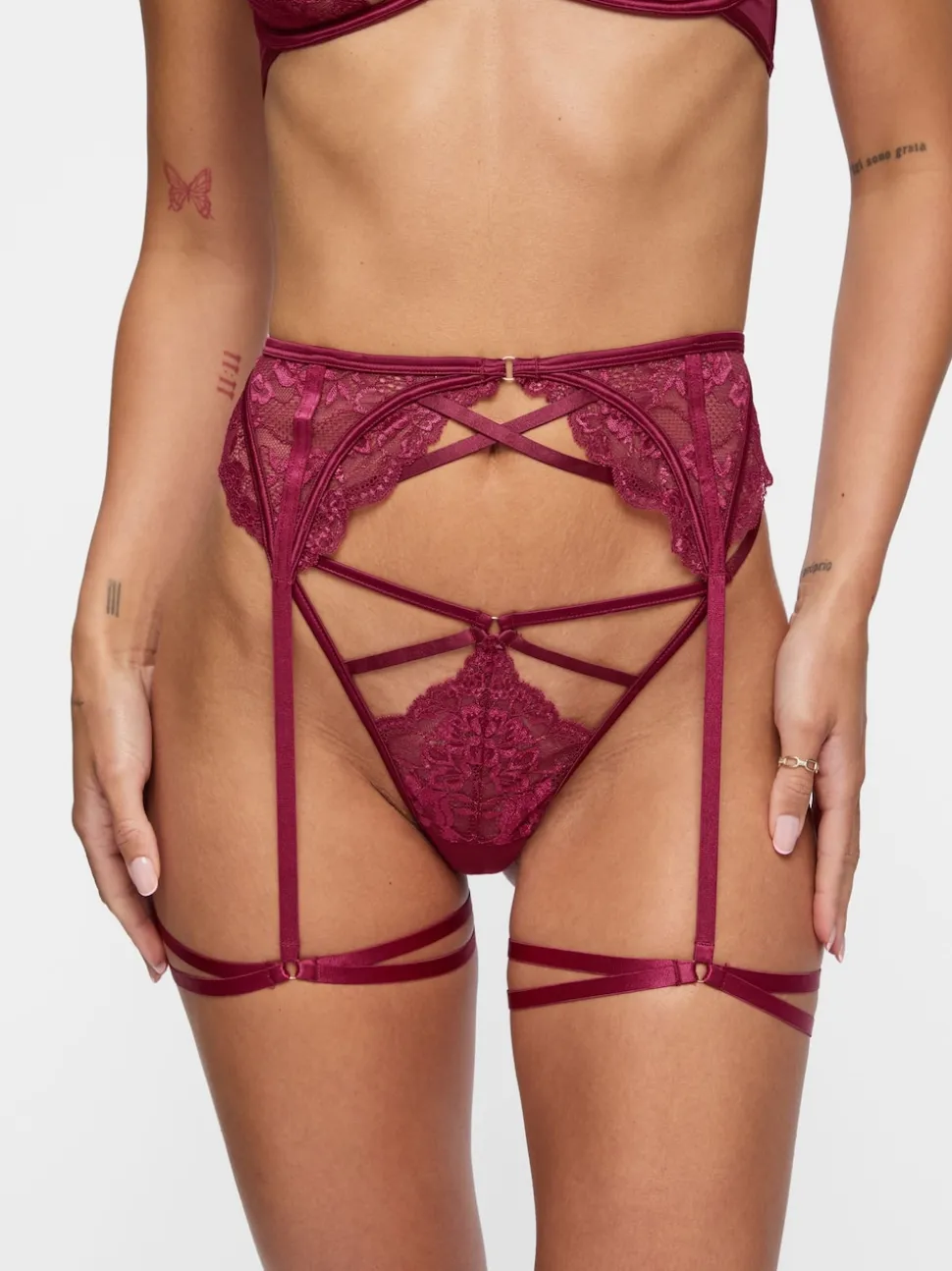 Rouge - Ensemble Ann Summers Zayna en dentelle sans entrejambe