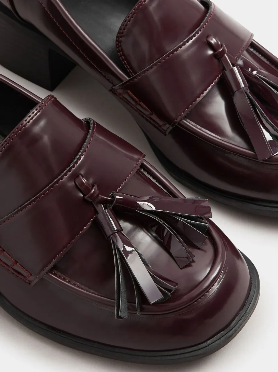 Rouge - Mocassins à talons Yours Curve coupe extra large