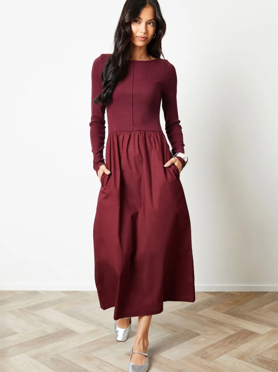 Rouge - Robe Threadbare 2en jersey à manches longues1 en popeline mélangée à col coupé