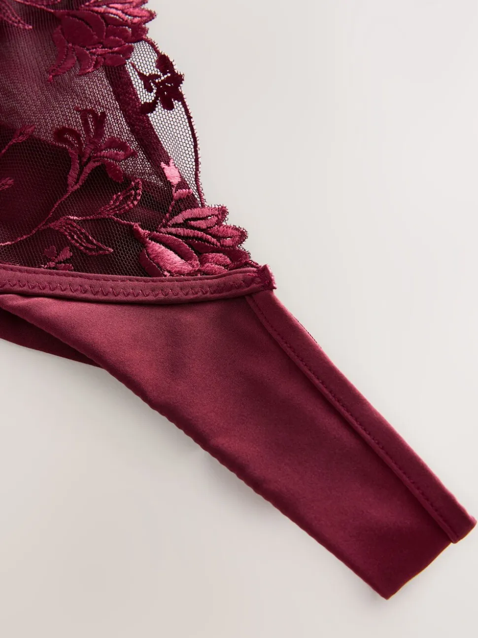 Rouge baie - Culotte brodée fleuri Premium Suisse