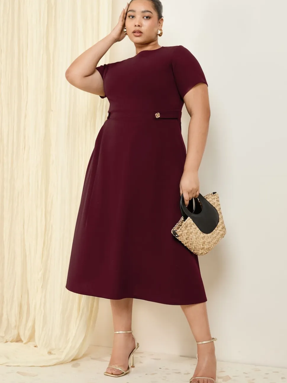 Rouge baie - Friends Like These Tab Detail Manches courtes Mi-long habillé Robe