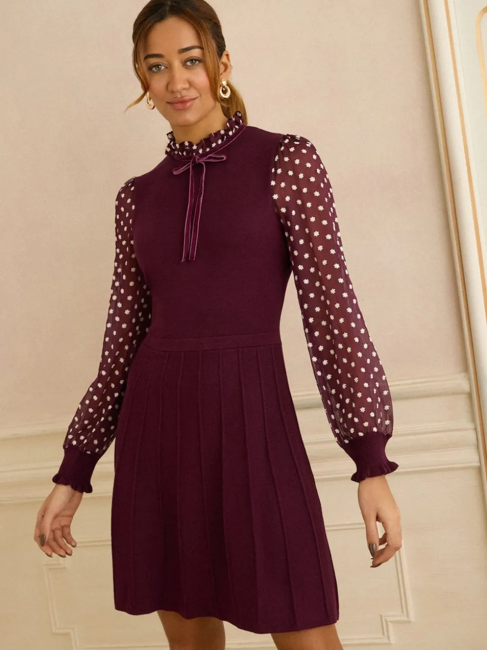 Rouge bordeaux - Love & Roses Robe courte en maille à manches et col volantés