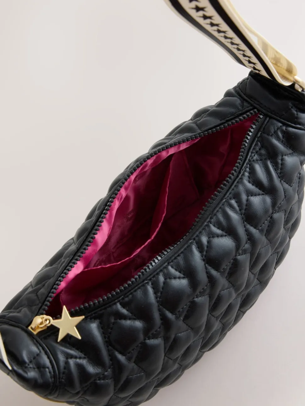 Sac à bandoulière matelassé Rockett St George avec sangle en étoile