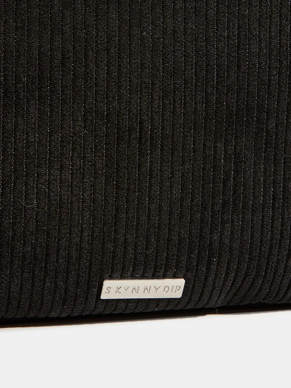 Sac à dos brodé Skinnydip rouge à imprimé cœur ditsy