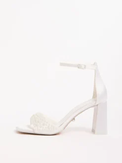 Sandales à talons hauts à talons carrés ornés de perles Satin de mariée Lipsy