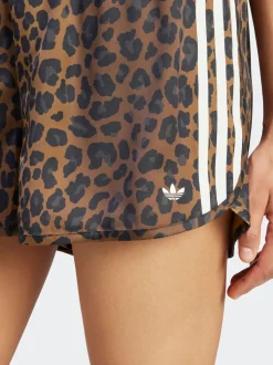 Shorts Adidas Original en satin imprimé