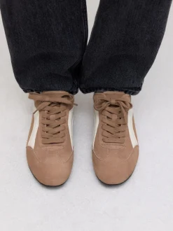 Suede de chameau - Baskets à lacets Forever Comfort® en cuir à semelle slim