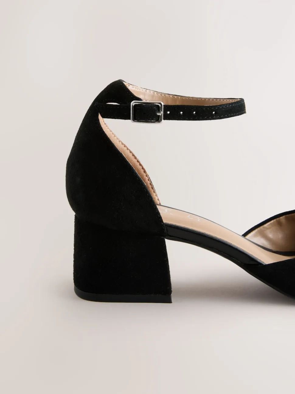 Suede noire - Chaussures à talons carrés avec embout