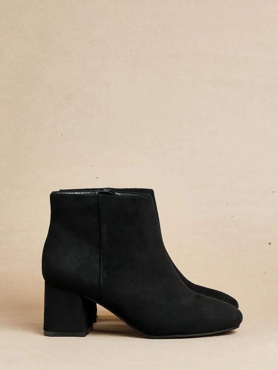 Suede noire - Linzi Alba Coupe large Block Heeled Ankle Bottes