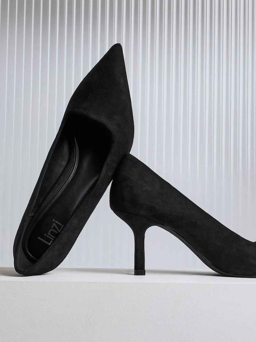 Suede noire - Linzi Kat Closed Court Stiletto talons