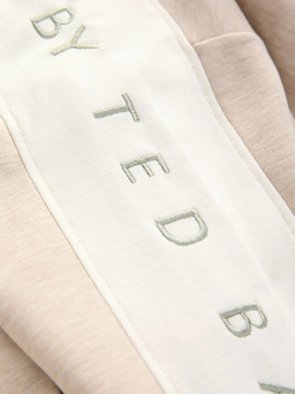 Sweat à capuche B by Ted Baker écru zippé coupe longue