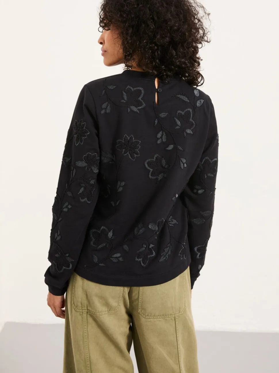 Sweat-shirt brodé col rond FatFace