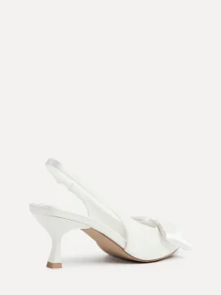 Talons Linzi de mariage Merlot en satin à bride arrière avec nœud
