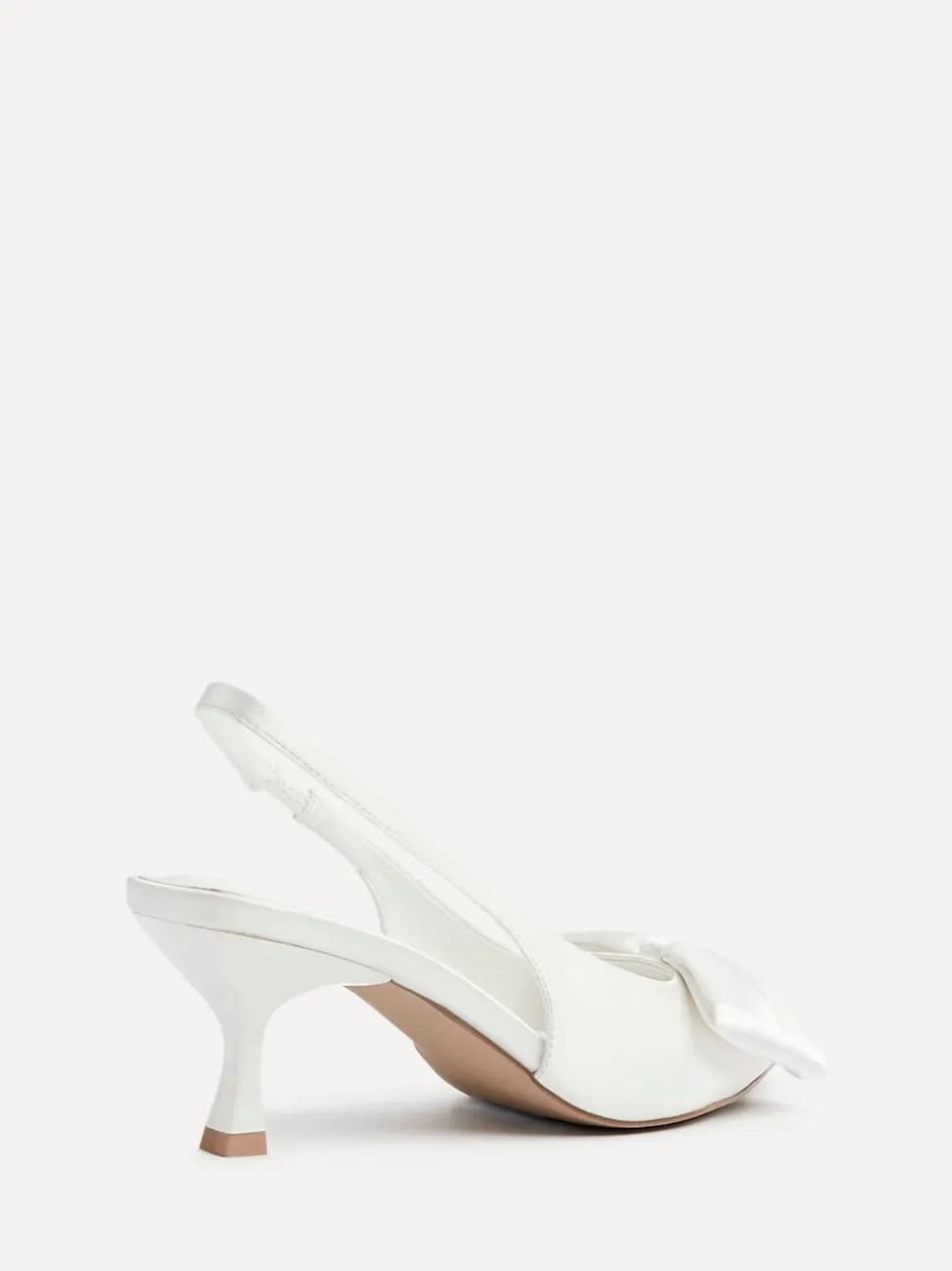 Talons Linzi de mariage Merlot en satin à bride arrière avec nœud