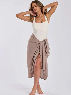 Taupe (Taupe) - South Beach Dissimuler le sarong froissé à franges en viscose