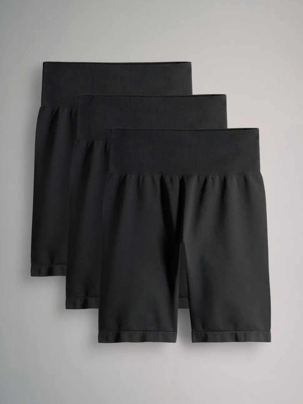 The Set Lot de 3 shorts cyclistes à lissage actif