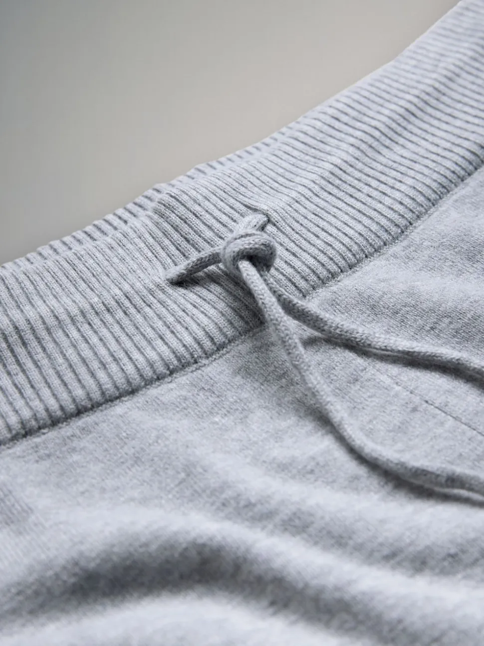 The Set Sweat-shirt à capuche côtelé en maille et Pantalons Jambe large
