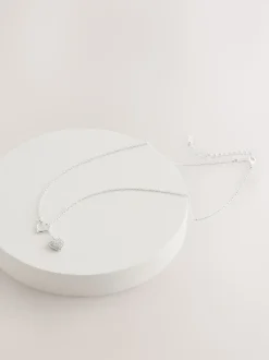 Tonalité argentée - Collier Lariat à fil cœur