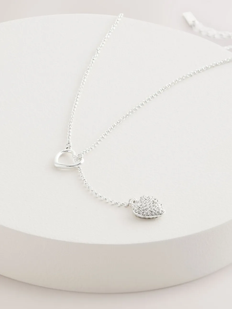 Tonalité argentée - Collier Lariat à fil cœur