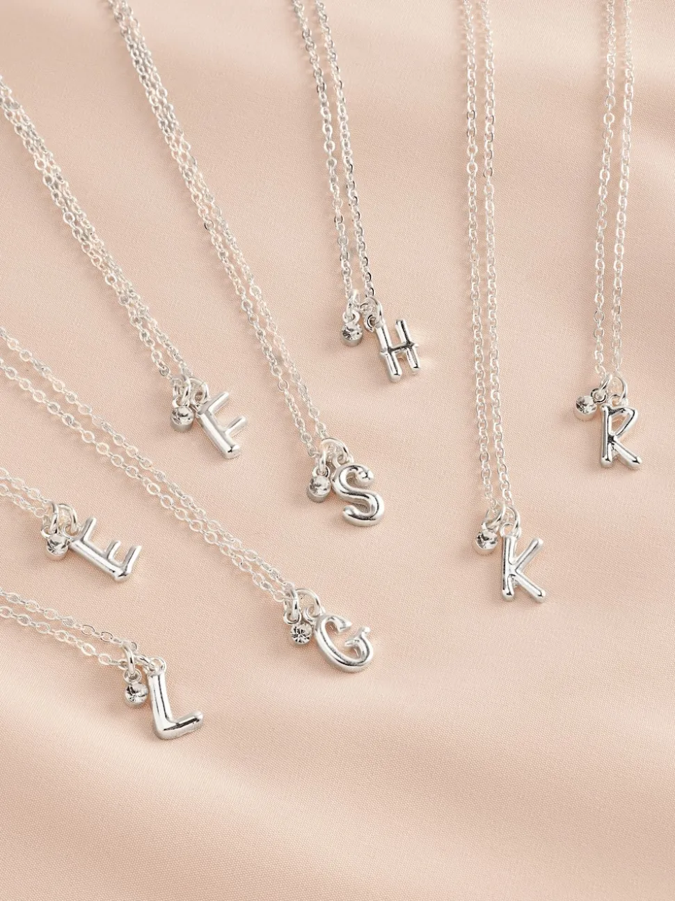 Tonalité argentée - Collier à initiale