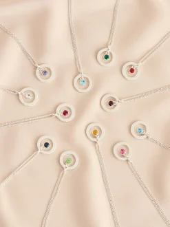 Tonalité argentée - Collier Birthstone avec pendentif disque