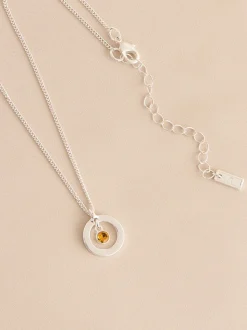 Tonalité argentée - Collier Birthstone avec pendentif disque