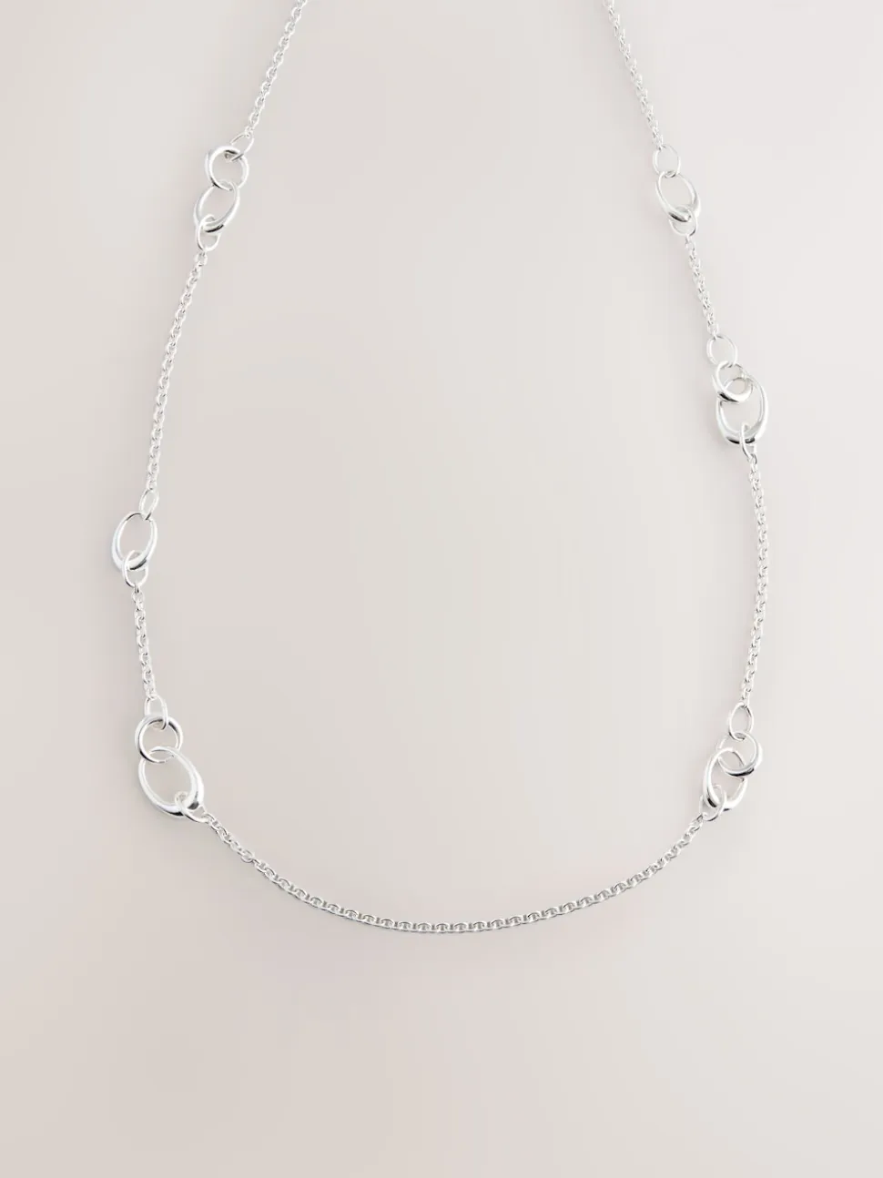 Tonalité argentée - Collier long avec chaîne à maillons