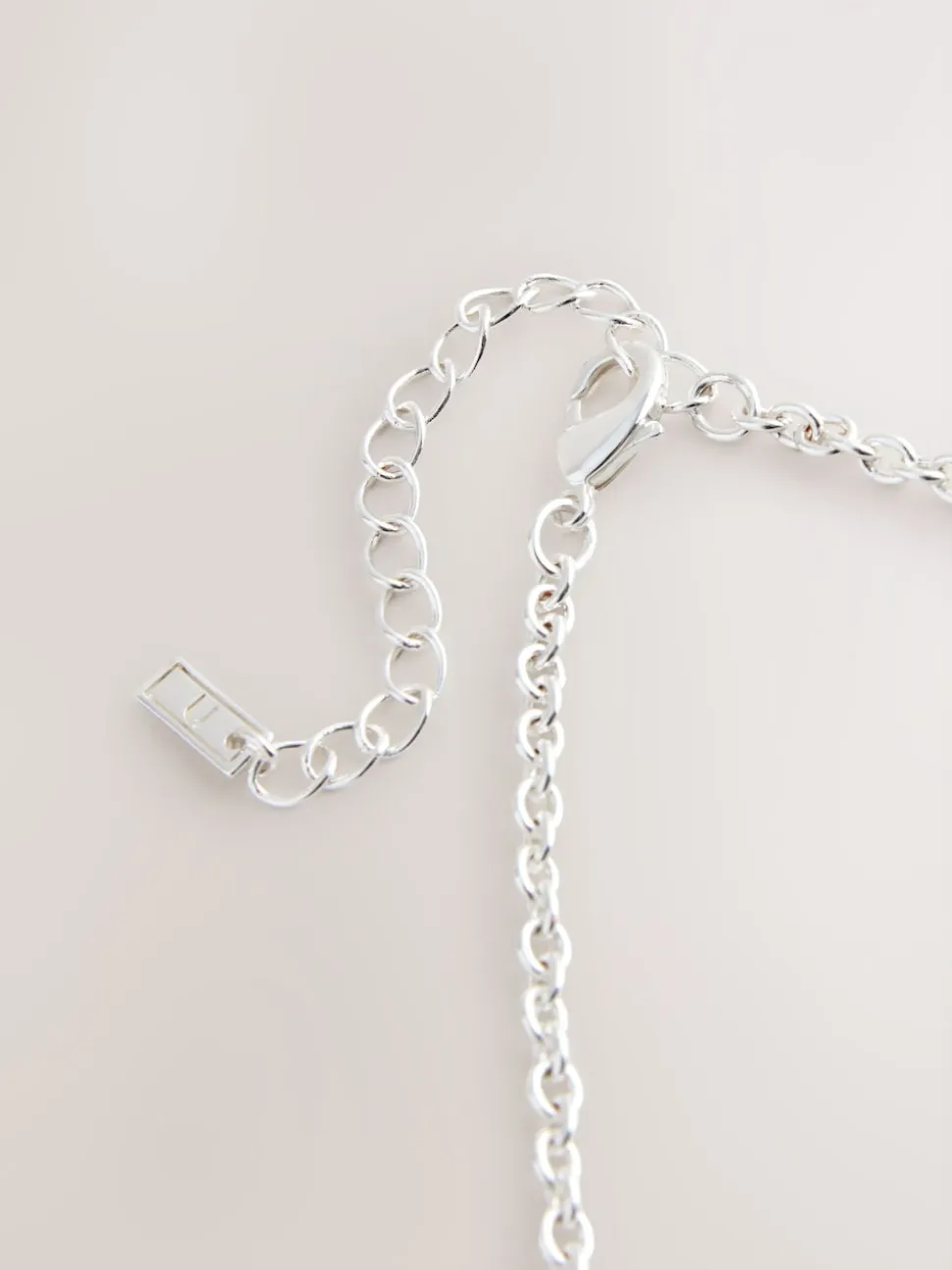Tonalité argentée - Collier long avec chaîne à maillons