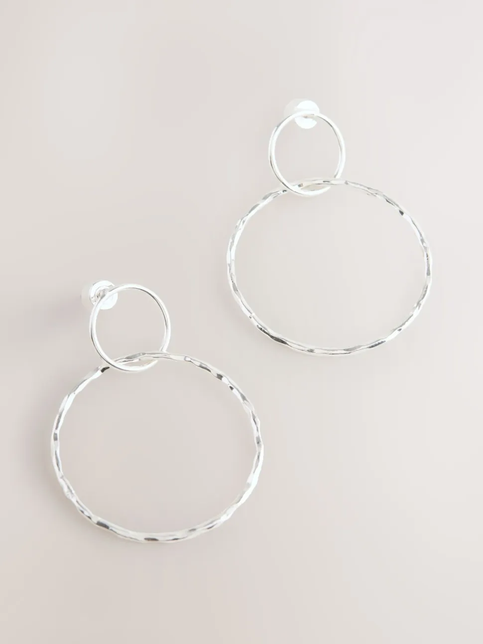 Tonalité argentée - Pendants d'oreilles cercle