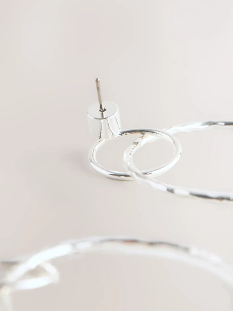 Tonalité argentée - Pendants d'oreilles cercle
