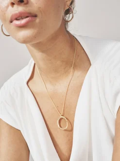 Tonalité d'or - Collier à pendentif cercle ouvert avec détails scintillants