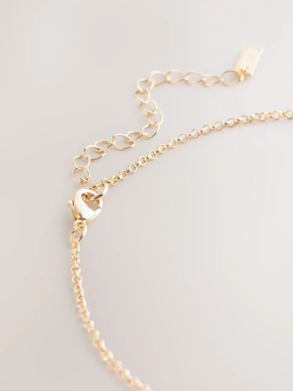 Tonalité d'or - Collier à pendentif cercle entrelacé