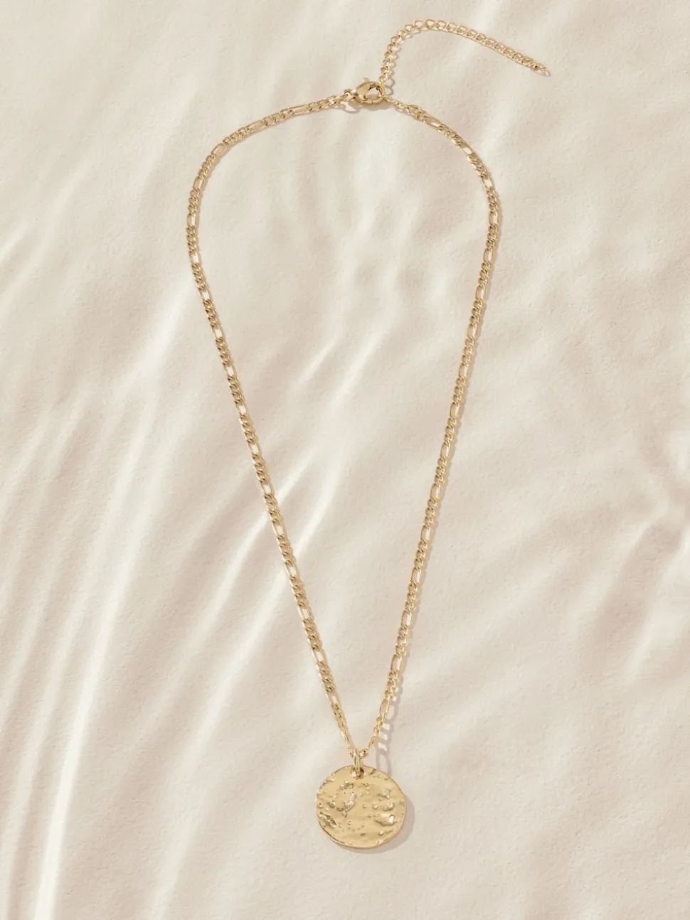 Tonalité d'or - Collier en acier inoxydable avec disque martelé