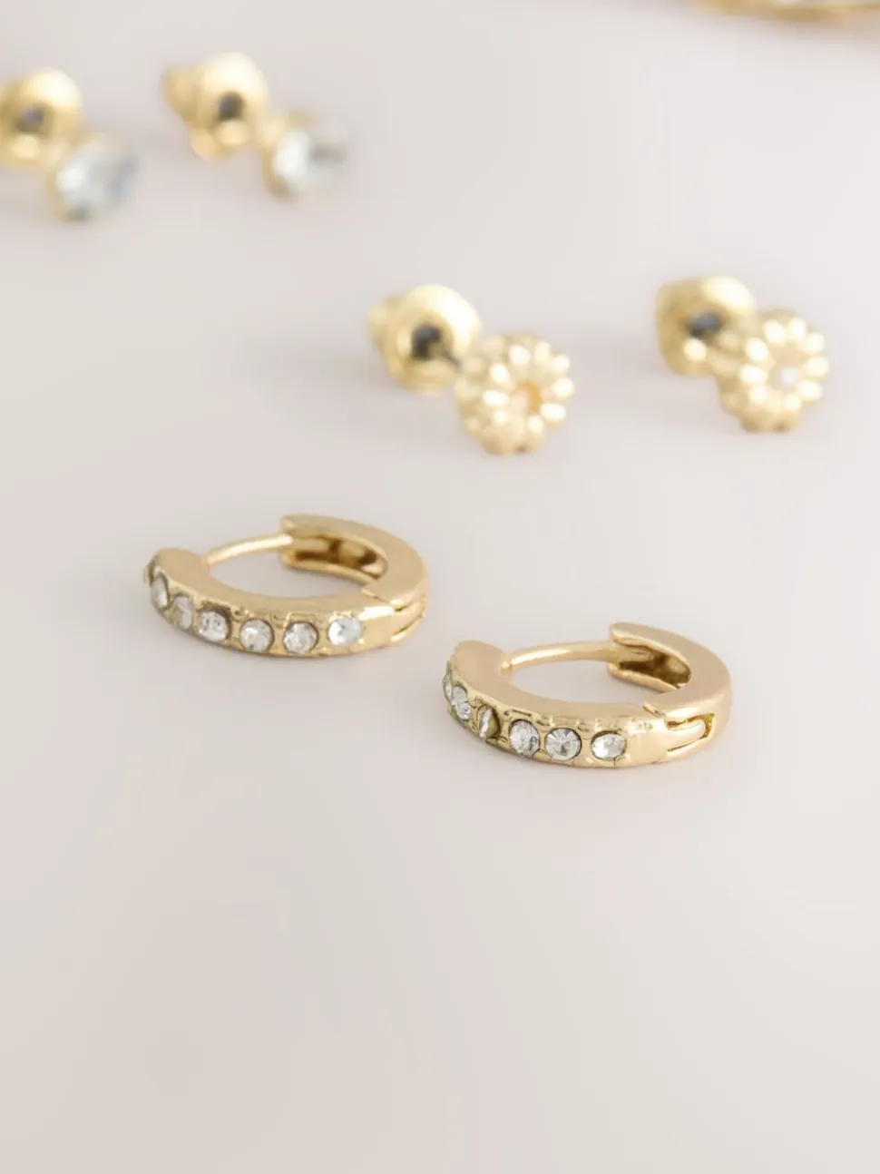 Tonalité d'or - Lot de boucles d’oreilles scintillantes