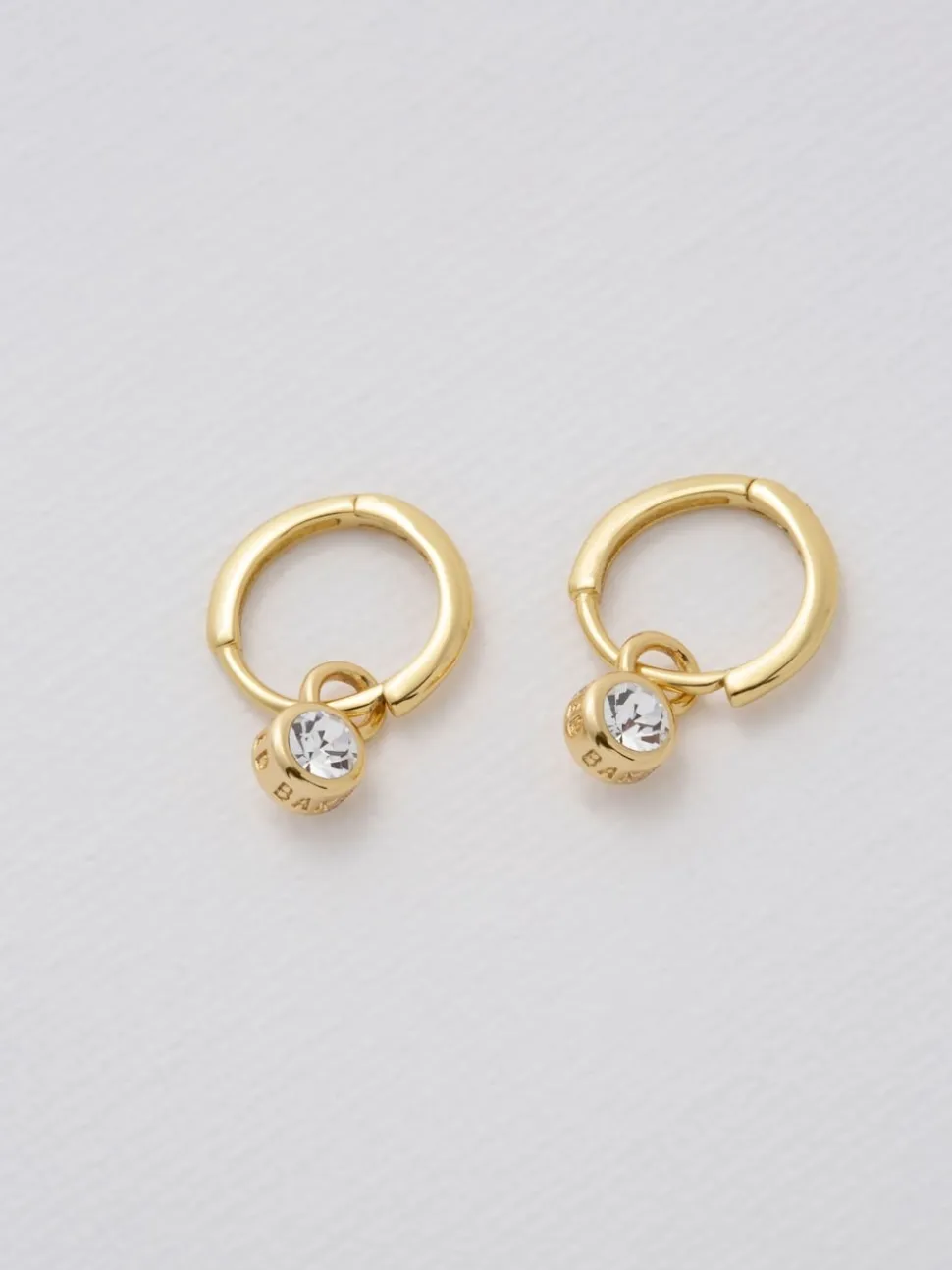 Tonalité d'or - Ted Baker SINALAA : Boucles d’oreilles Crystal Huggie